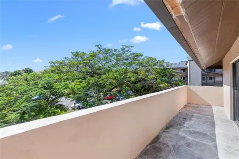 120 SW 96th Terrace Plantation FL 33324