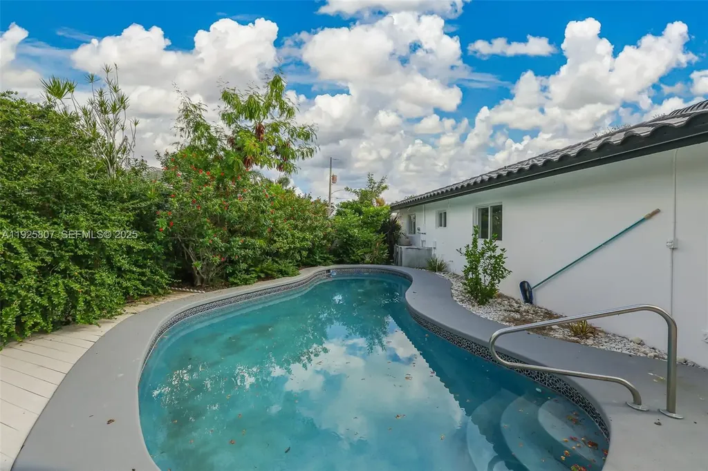 1830 NE 65th Court Fort Lauderdale FL 33308