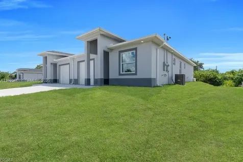 4648/4650 Leonard Boulevard S Lehigh Acres FL 33973