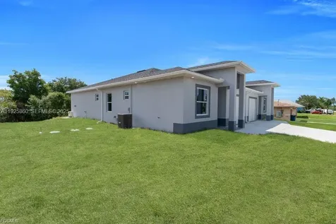 4648/4650 Leonard Boulevard S Lehigh Acres FL 33973
