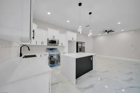 4648/4650 Leonard Boulevard S Lehigh Acres FL 33973