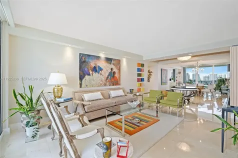19333 E Collins Avenue Sunny Isles Beach FL 33160