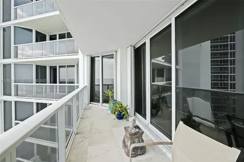 19333 E Collins Avenue Sunny Isles Beach FL 33160