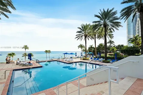 19333 E Collins Avenue Sunny Isles Beach FL 33160