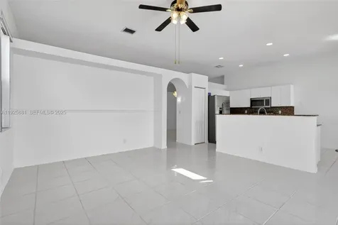 1535 SW 187th Avenue Pembroke Pines FL 33029