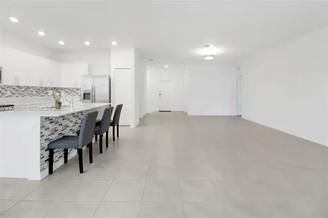 879 SE 26th Terrace Homestead FL 33035