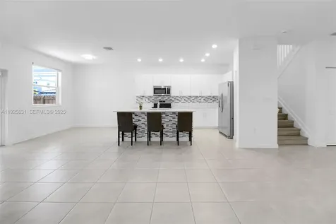 879 SE 26th Terrace Homestead FL 33035