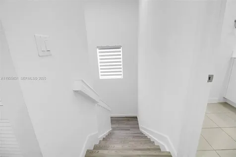 879 SE 26th Terrace Homestead FL 33035