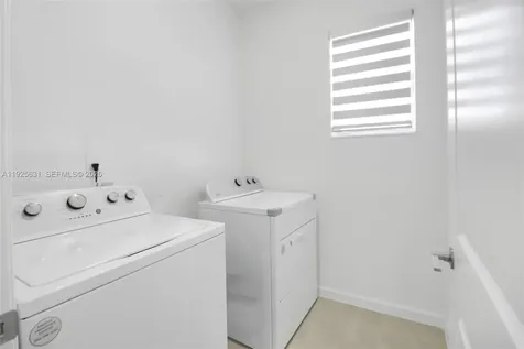 879 SE 26th Terrace Homestead FL 33035