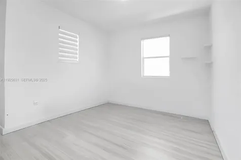 879 SE 26th Terrace Homestead FL 33035