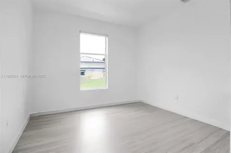 879 SE 26th Terrace Homestead FL 33035