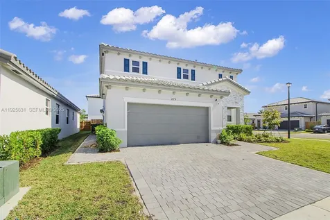 879 SE 26th Terrace Homestead FL 33035