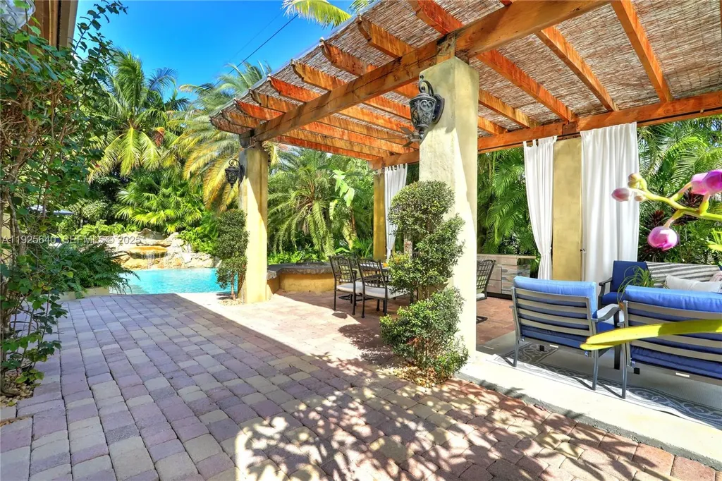 16645 SW 87th Court Palmetto Bay FL 33157