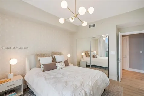 31 SE 5th Street Miami FL 33131
