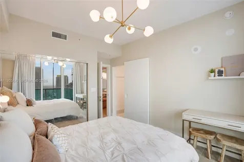 31 SE 5th Street Miami FL 33131