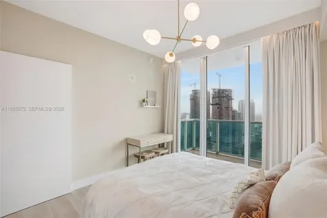 31 SE 5th Street Miami FL 33131