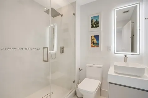 31 SE 5th Street Miami FL 33131