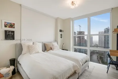31 SE 5th Street Miami FL 33131