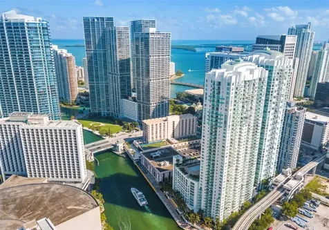 31 SE 5th Street Miami FL 33131