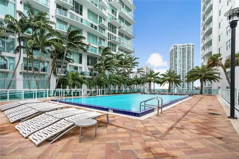 31 SE 5th Street Miami FL 33131