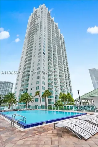 31 SE 5th Street Miami FL 33131