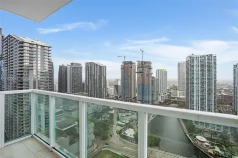 31 SE 5th Street Miami FL 33131