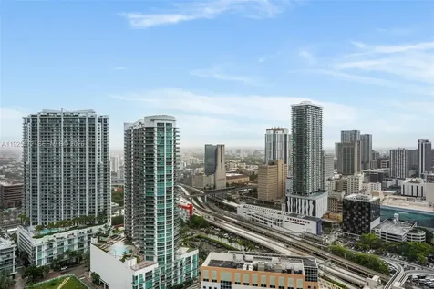31 SE 5th Street Miami FL 33131