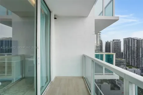 31 SE 5th Street Miami FL 33131