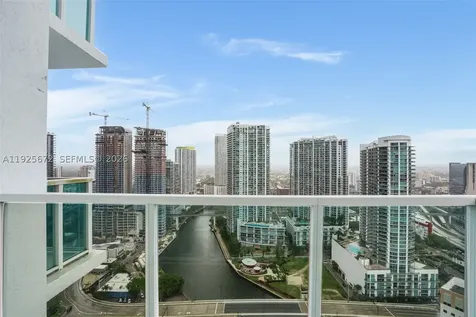 31 SE 5th Street Miami FL 33131