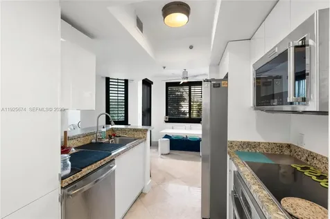 110 Washington Avenue Miami Beach FL 33139