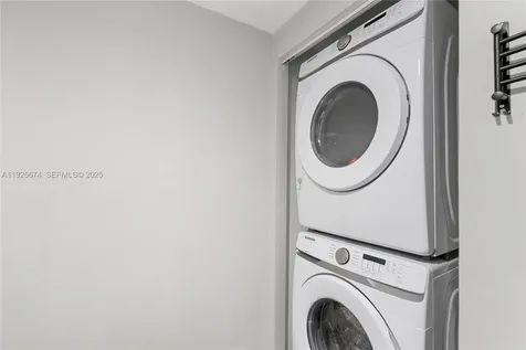 110 Washington Avenue Miami Beach FL 33139