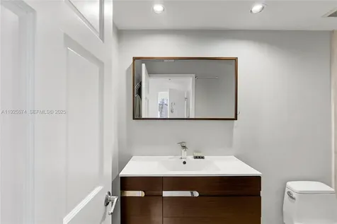 110 Washington Avenue Miami Beach FL 33139