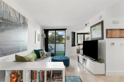 110 Washington Avenue Miami Beach FL 33139