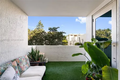 110 Washington Avenue Miami Beach FL 33139