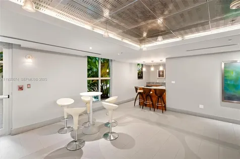 110 Washington Avenue Miami Beach FL 33139