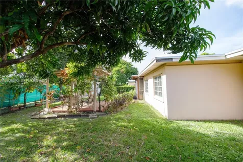 1140 NE 204th Street Miami FL 33179