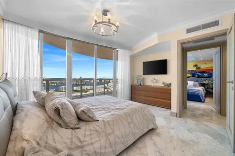 17201 Collins Avenue Sunny Isles Beach FL 33160