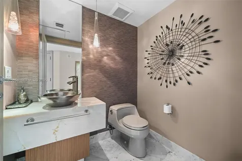 17201 Collins Avenue Sunny Isles Beach FL 33160