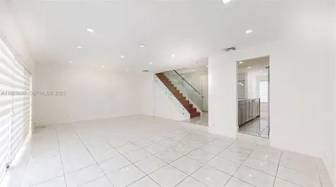 8212 NW 8th Place Plantation FL 33324