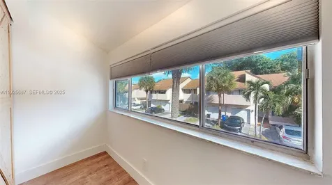 8212 NW 8th Place Plantation FL 33324