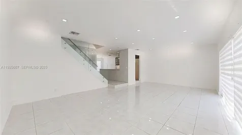 8212 NW 8th Place Plantation FL 33324