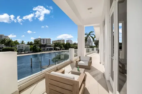 142 S Island Drive Golden Beach FL 33160