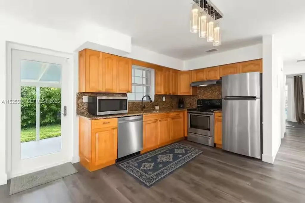 909 NE 7th Street Pompano Beach FL 33060