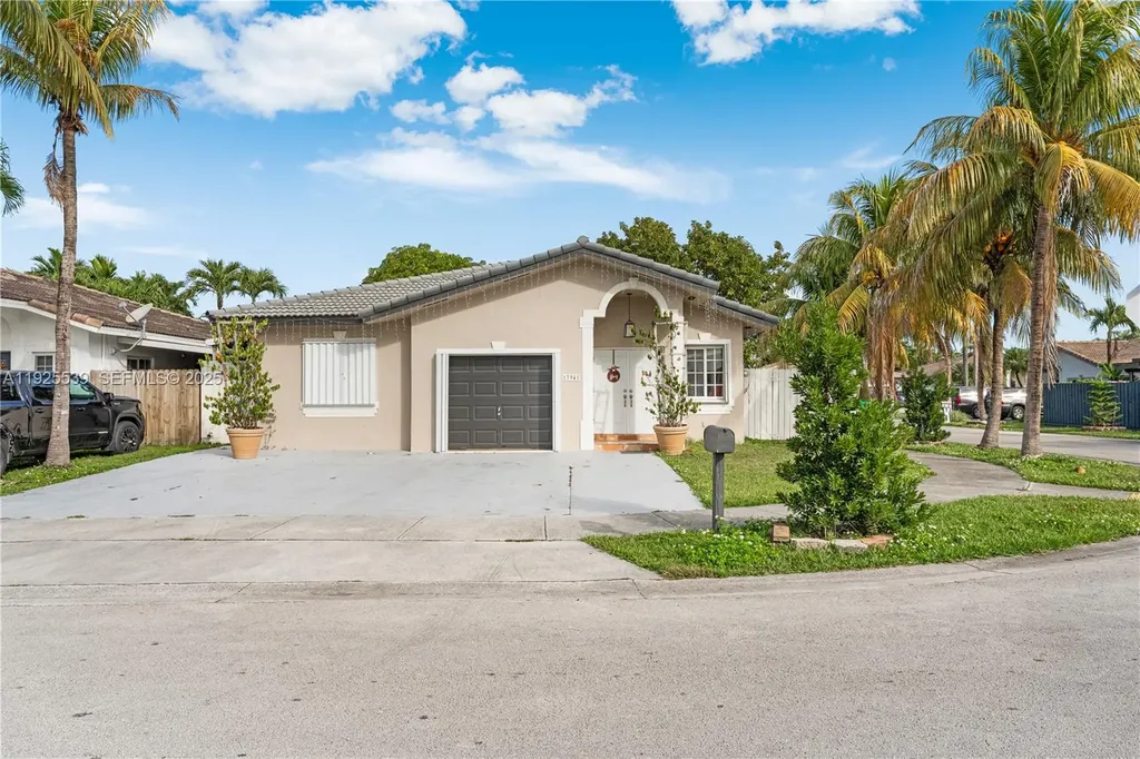 13941 SW 13th Street Miami FL 33184