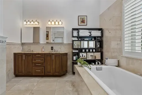 2706 Oakmont Weston FL 33332