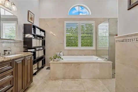 2706 Oakmont Weston FL 33332