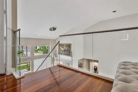 2706 Oakmont Weston FL 33332
