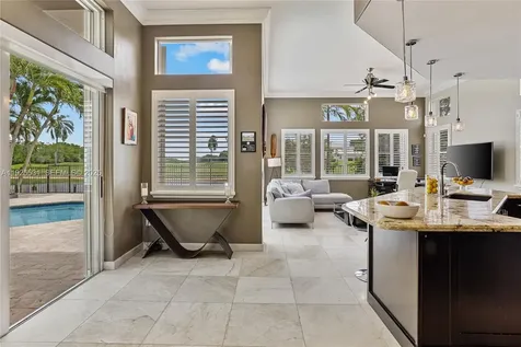 2706 Oakmont Weston FL 33332