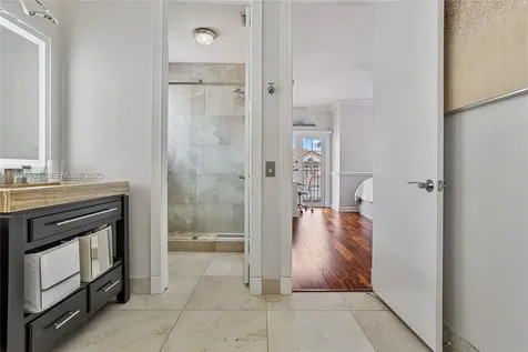 2706 Oakmont Weston FL 33332