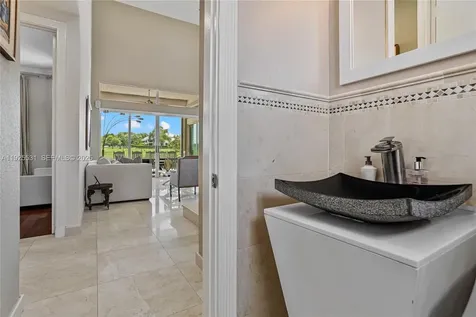 2706 Oakmont Weston FL 33332